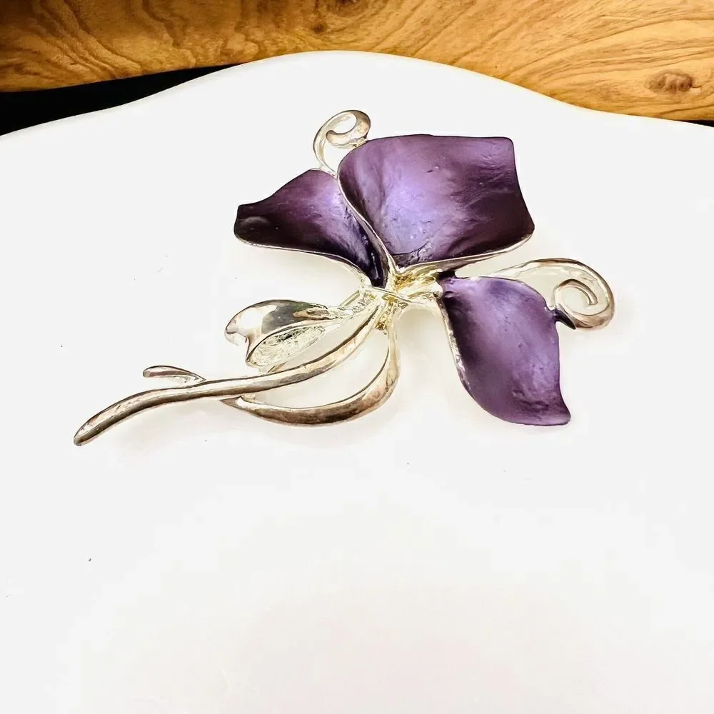 Vintage Silver Tone Satin Puple Enamel Flower with Stem Leaf Floral Brooch 4084